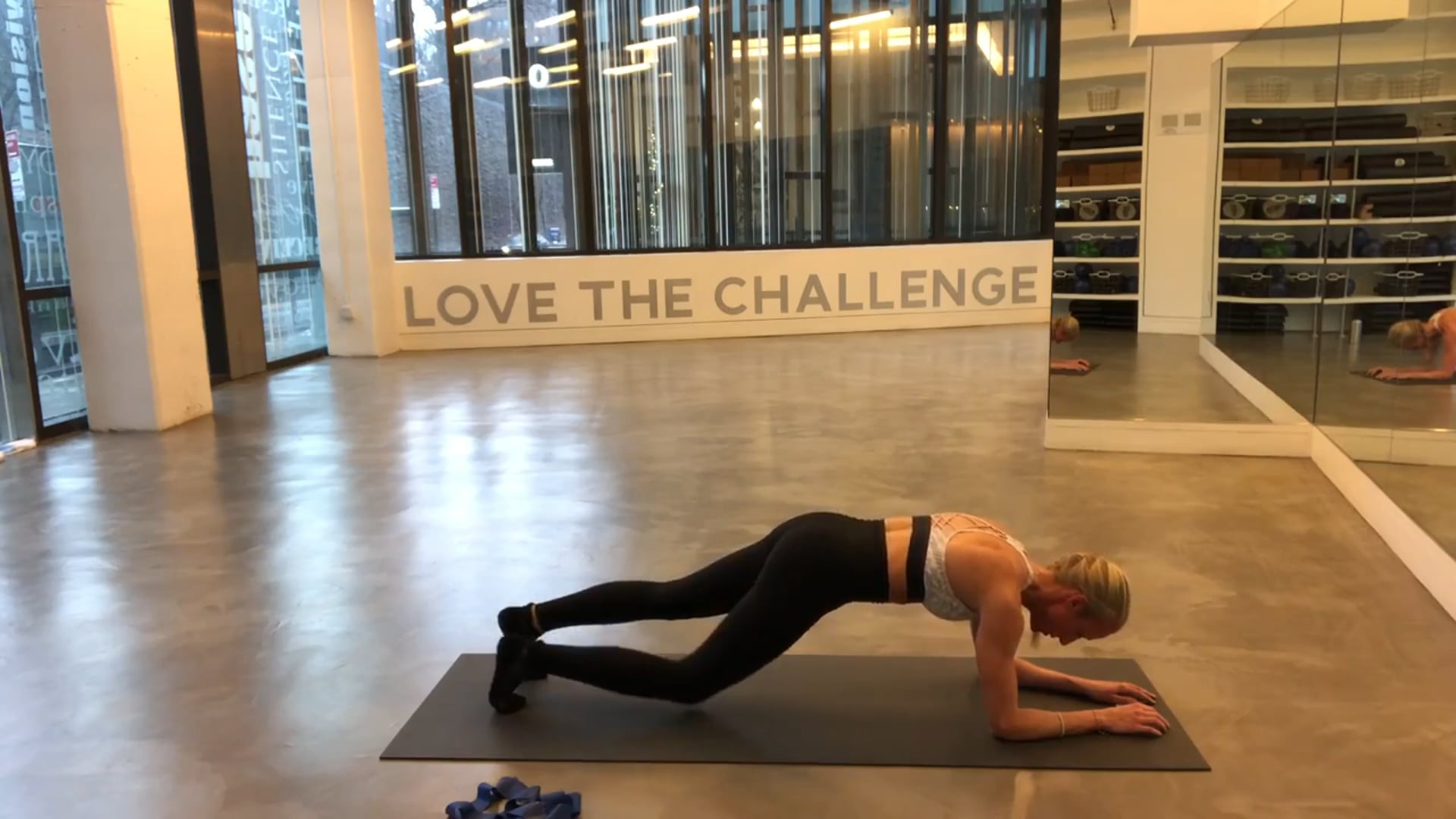 10 Min Abs + Arms - Long Resistance Band