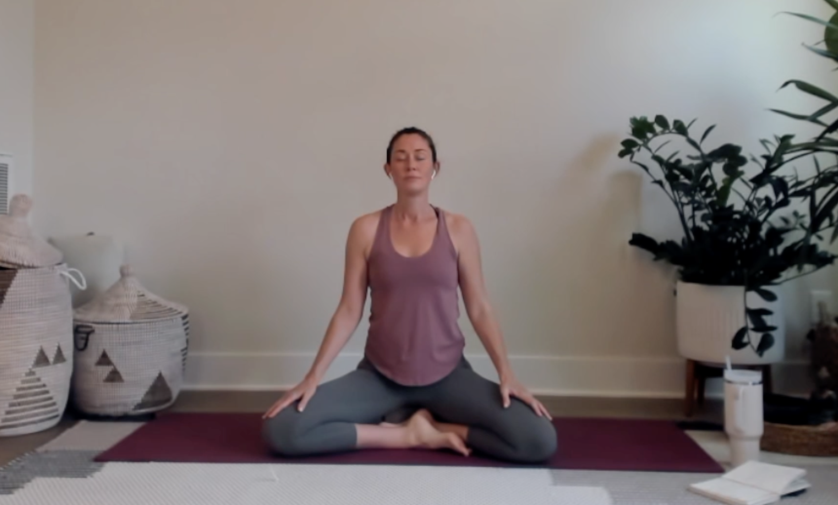 Jen Stewart Yoga - 34 Min Yoga Flow for Upper Back