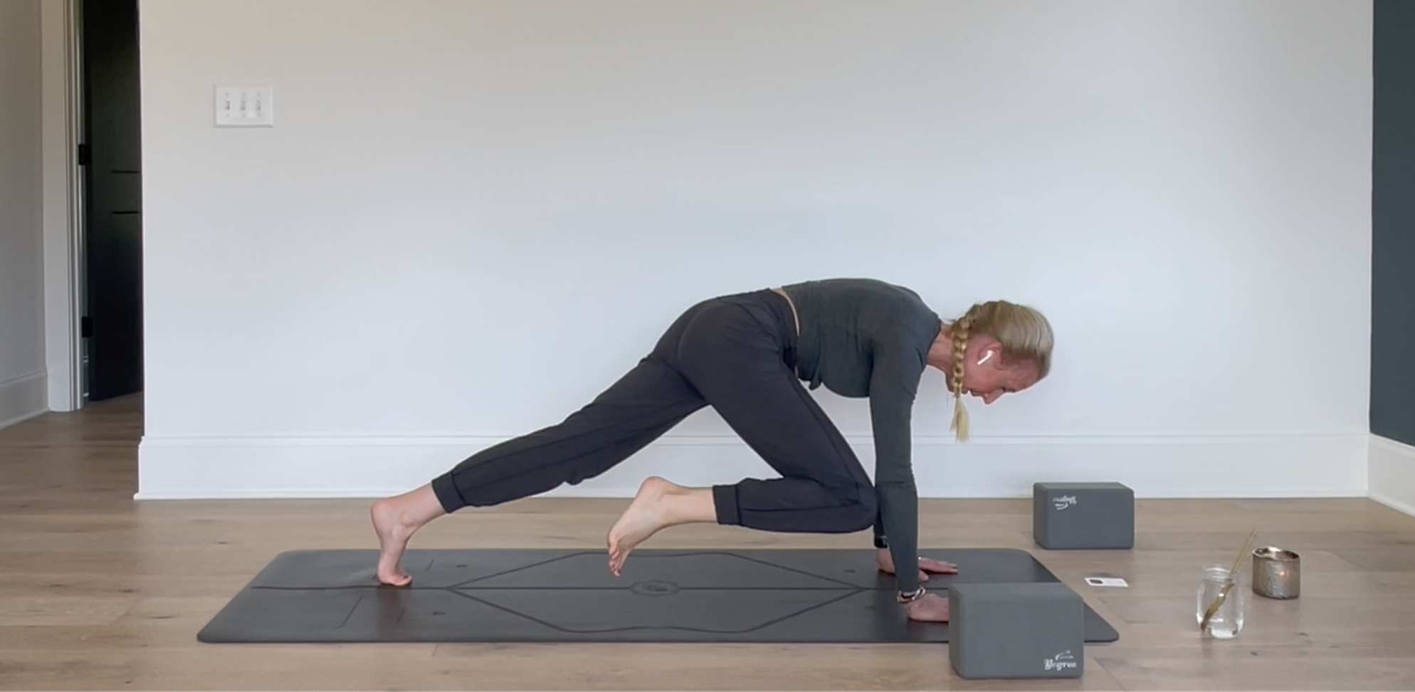 34 Min Yoga - Optional yoga blocks (Live 11/16)