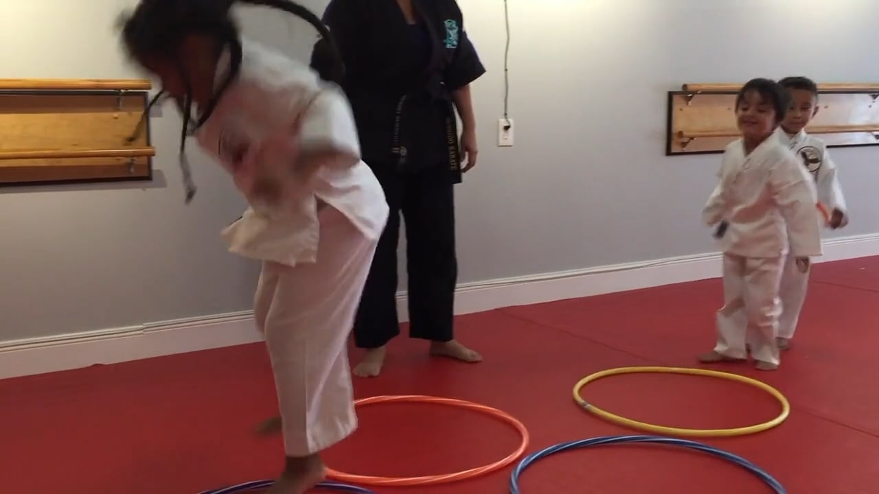 42-Balance & coordination, hoola hoop jumps