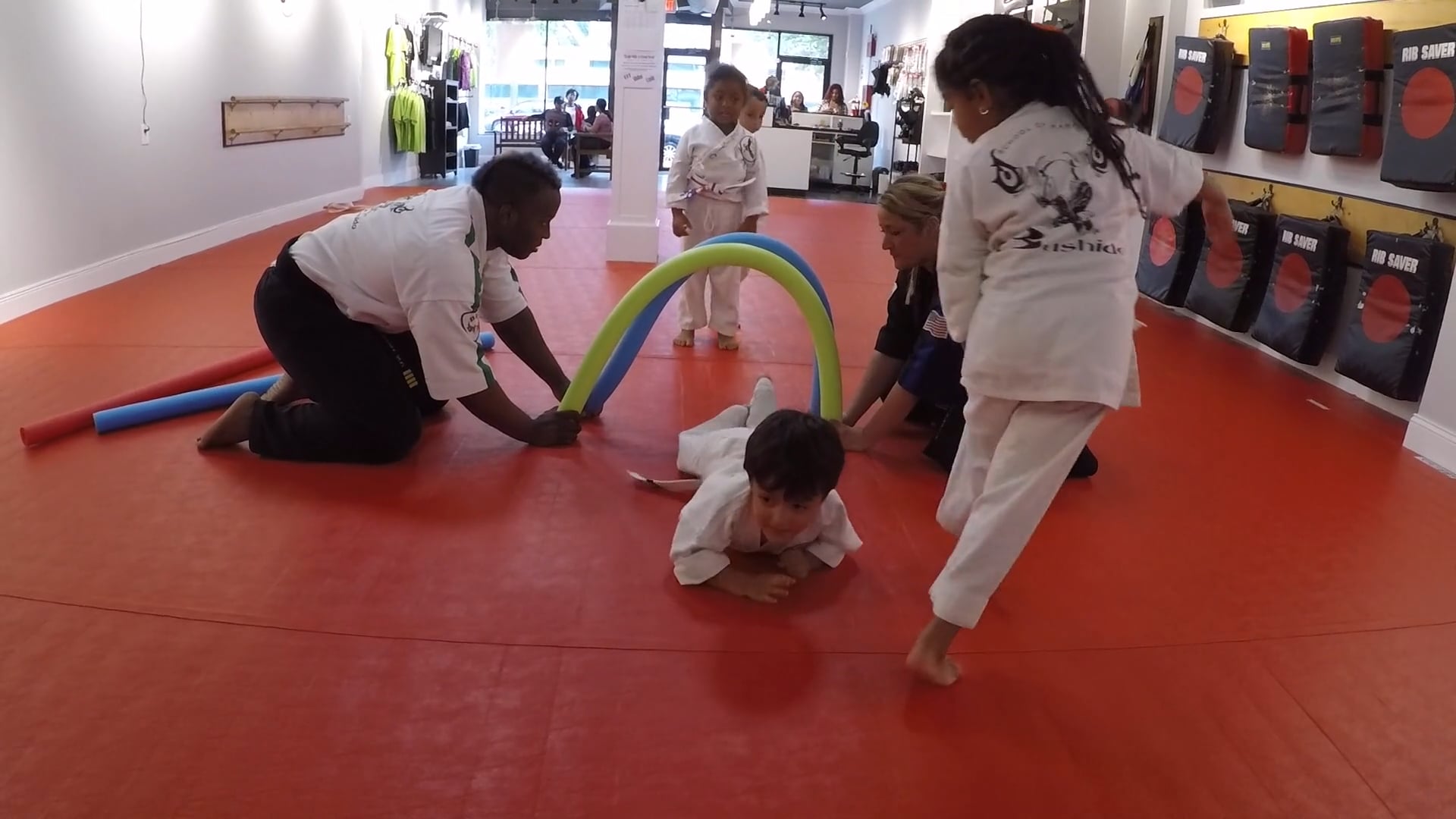 22- Taking turns & sharing, Noodle tunnel