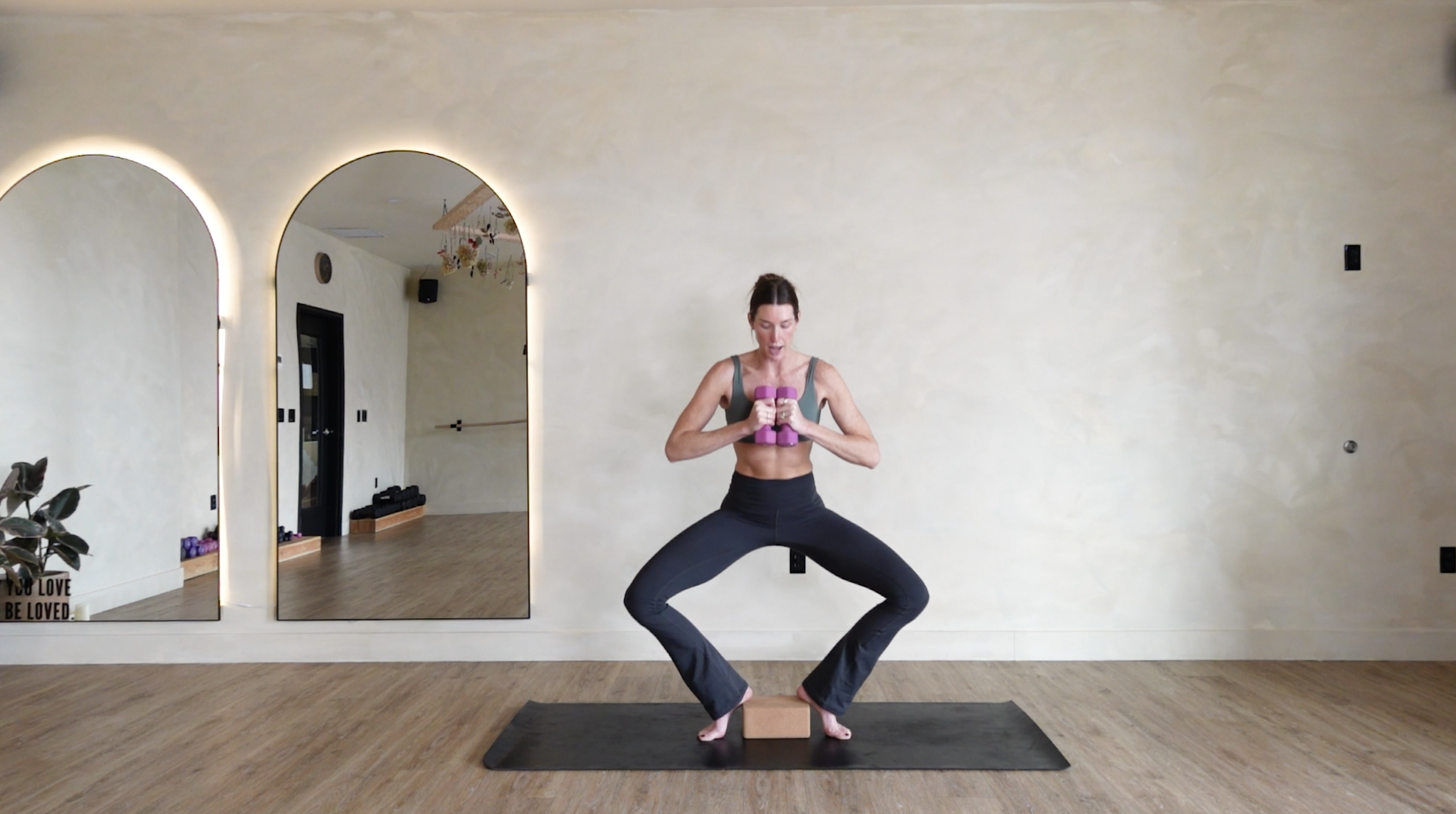 FORM AND FLOW FULL BODY MAT PILATES