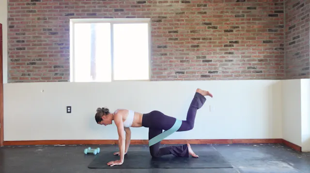 30 MINUTE MAT PILATES BURN & TURN