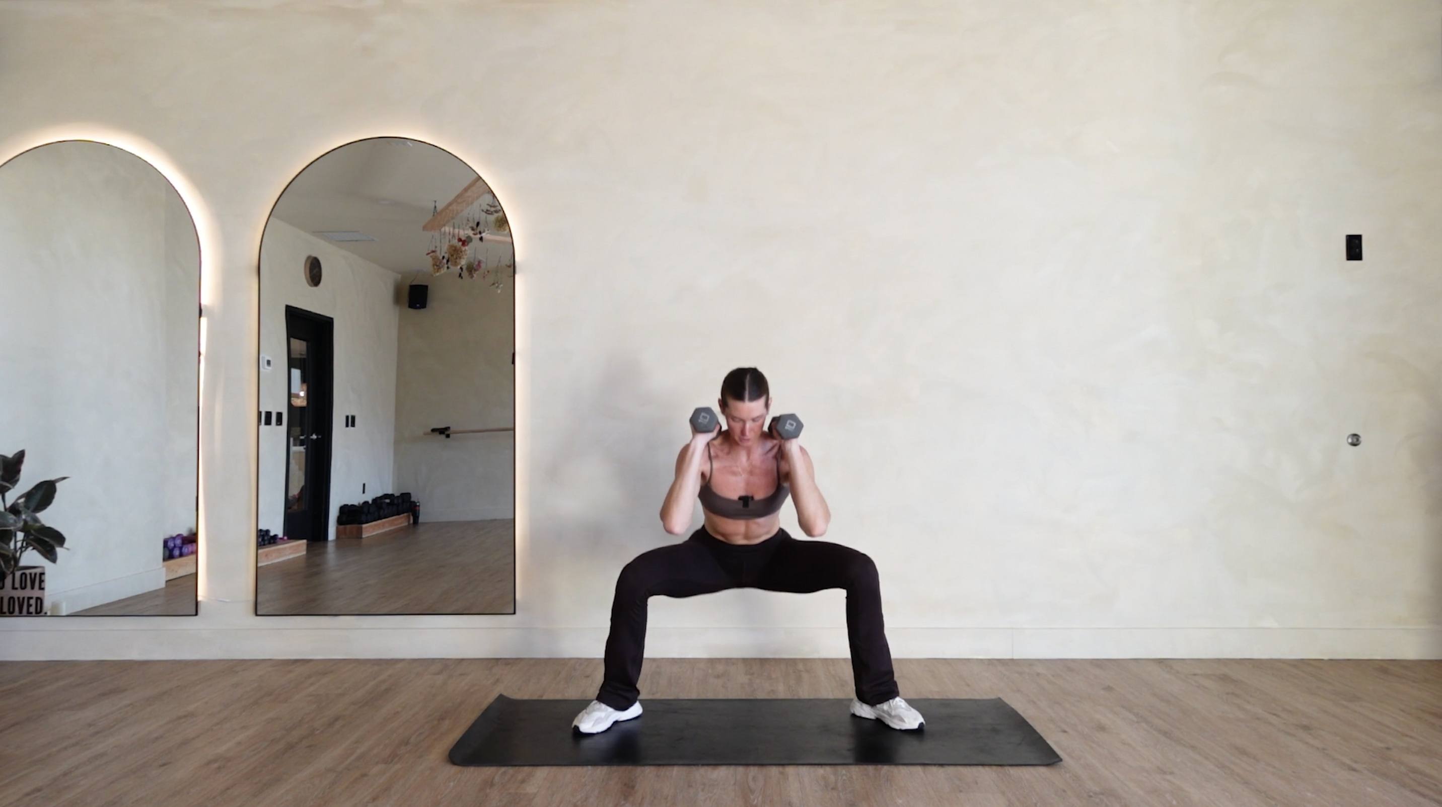 STRENGTH AND BUILD 30 MINUTES