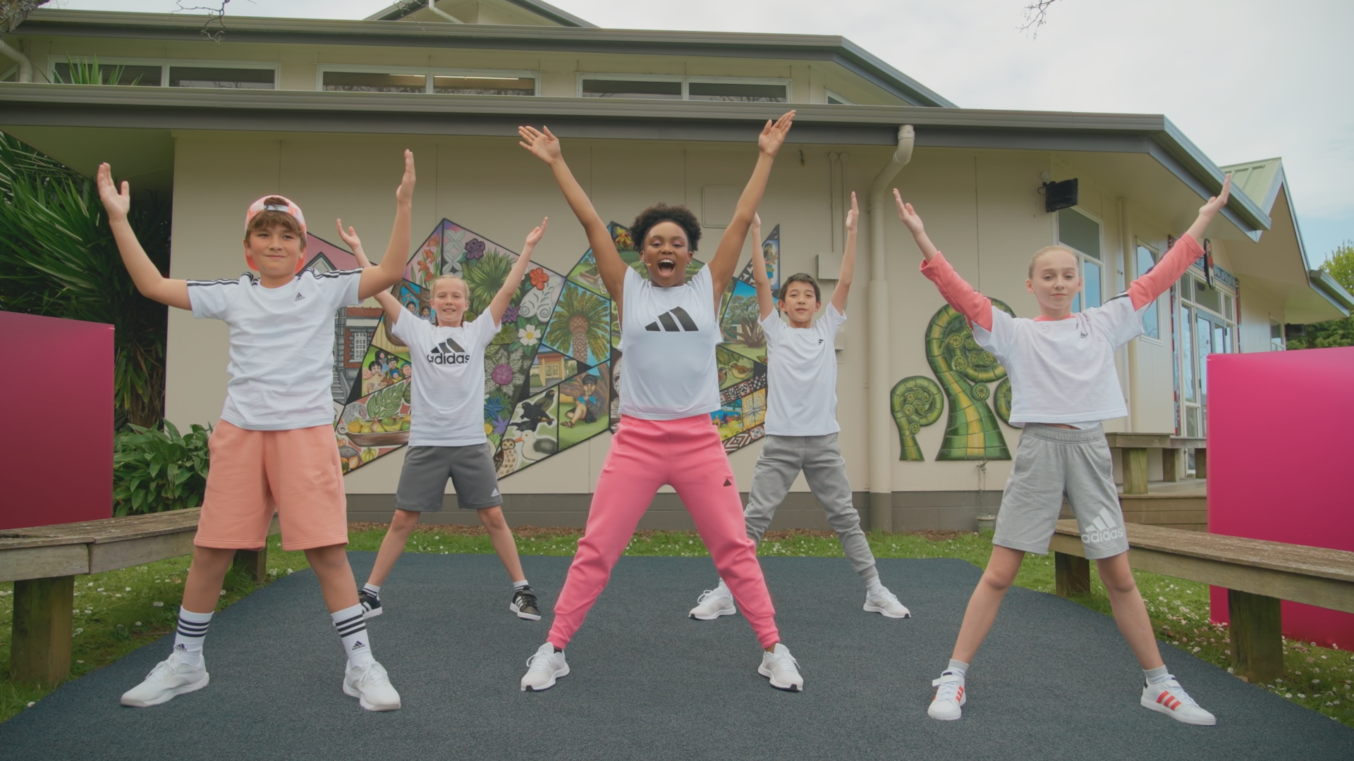 BORN TO MOVE #32 (8-12) Feel Good Workout