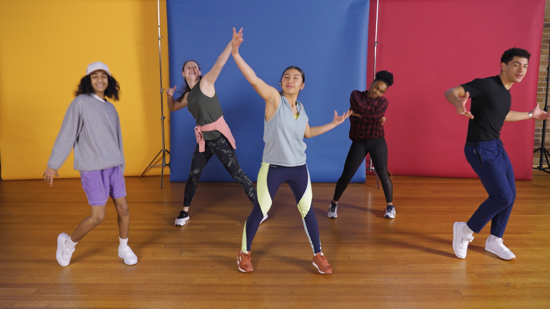 BORN TO MOVE #25 (13-16) Move It