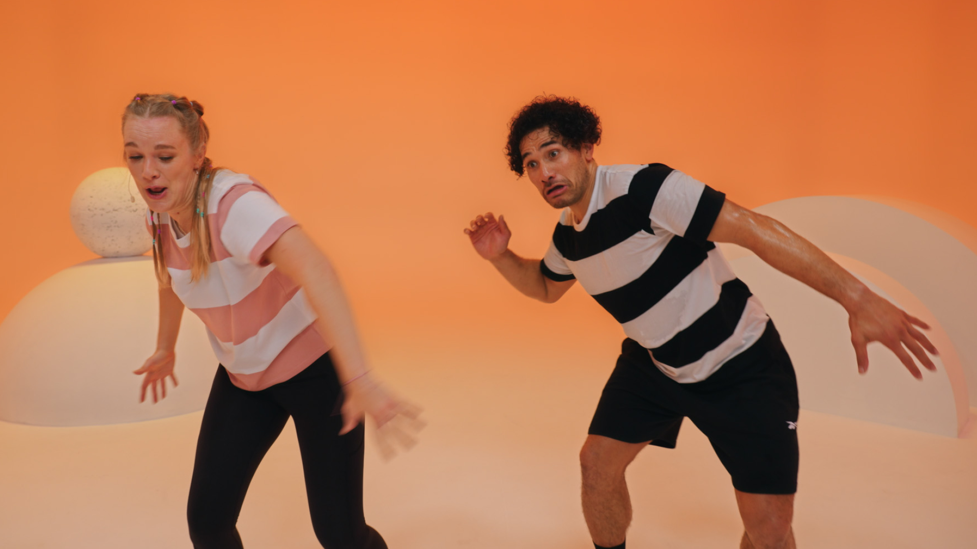 BORN TO MOVE #28 (4-5) The Market