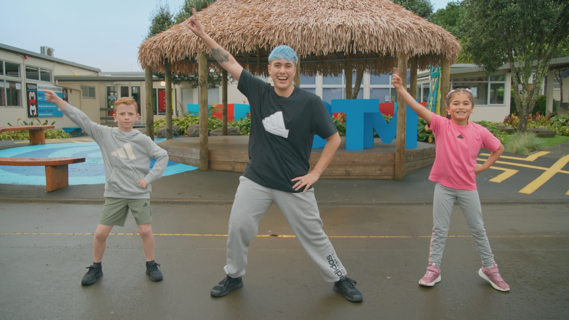 BORN TO MOVE #32 (6-7) The J.A.M Band