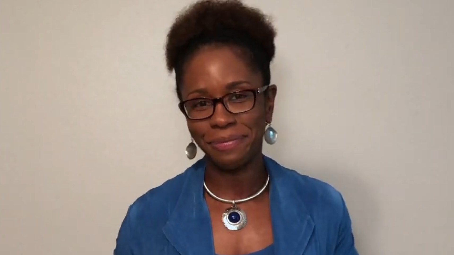 CHANGE S1 E4 - Commitments