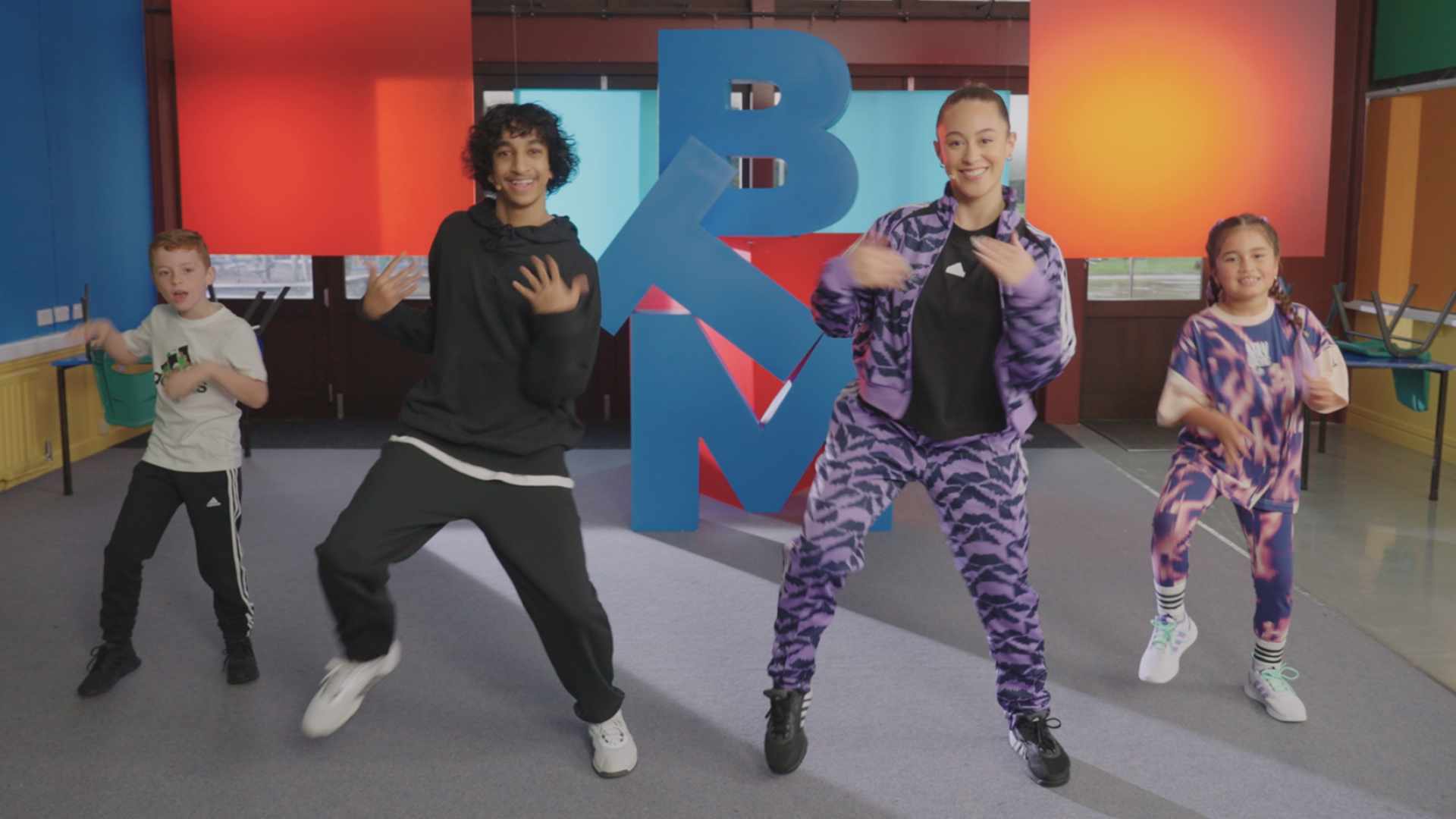 BORN TO MOVE #31 (6-7) Beach Party