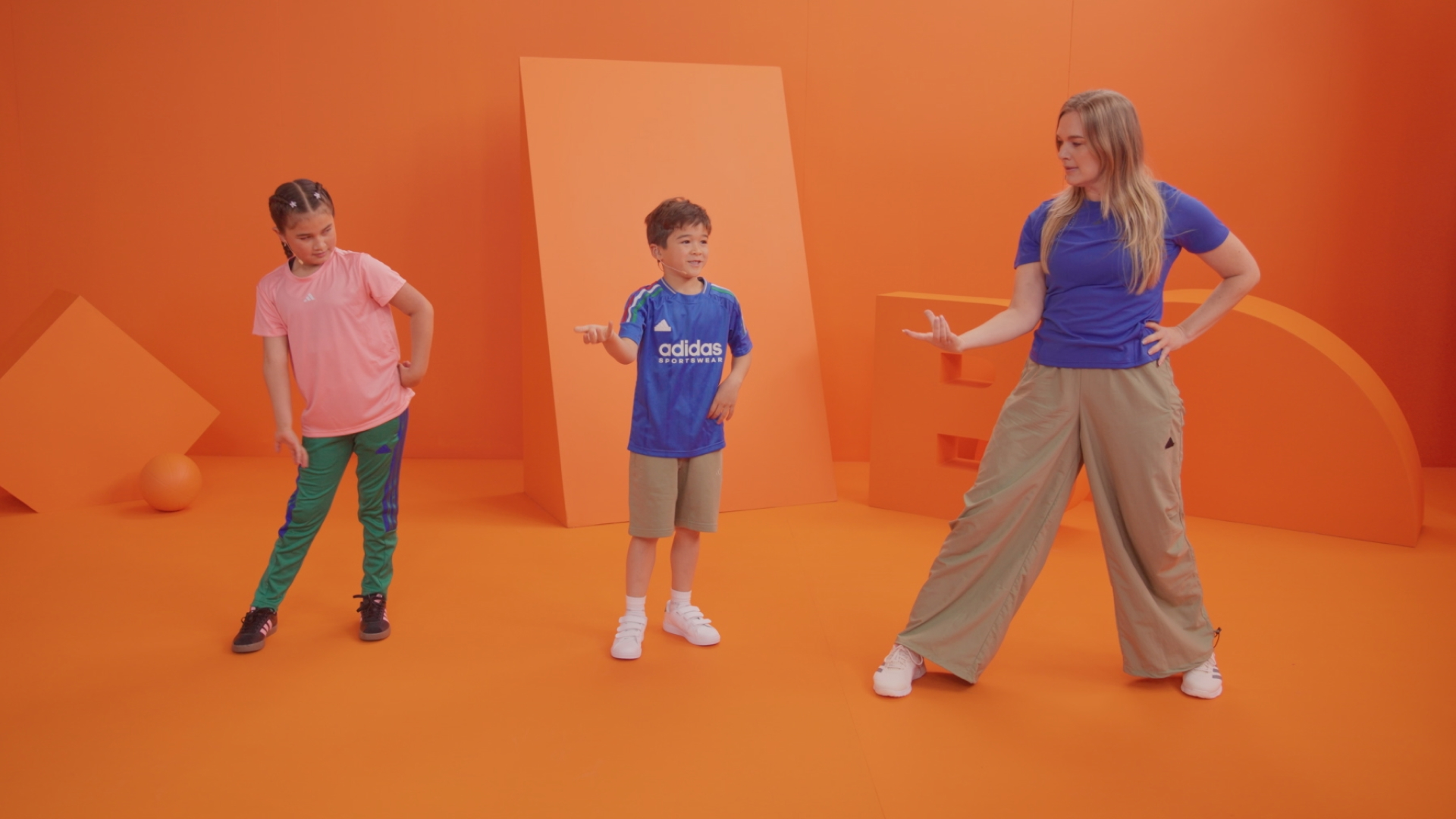 BORN TO MOVE #35 (6-7) Imagination Land