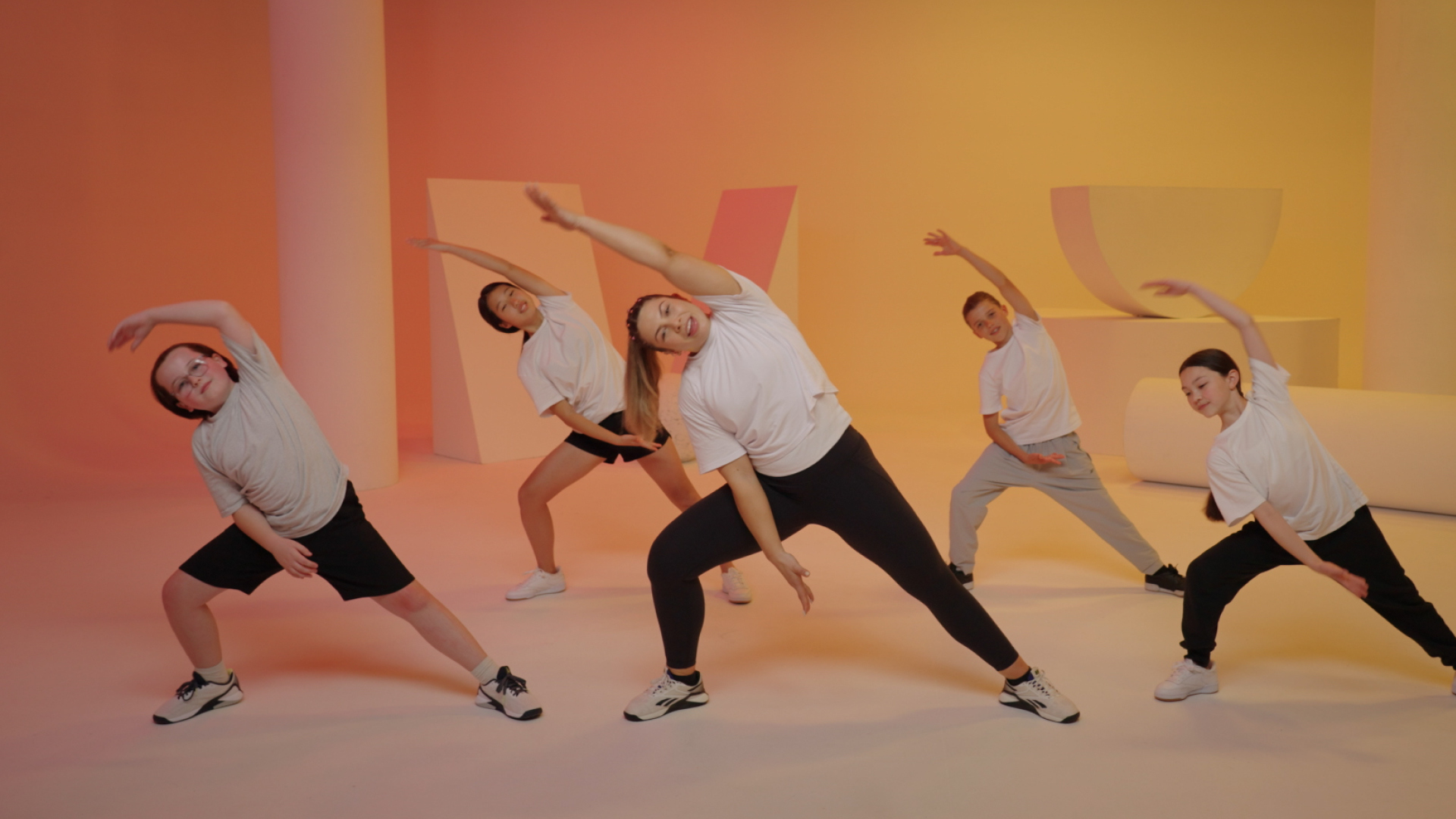 BORN TO MOVE #29 (8-12) I’m In Love