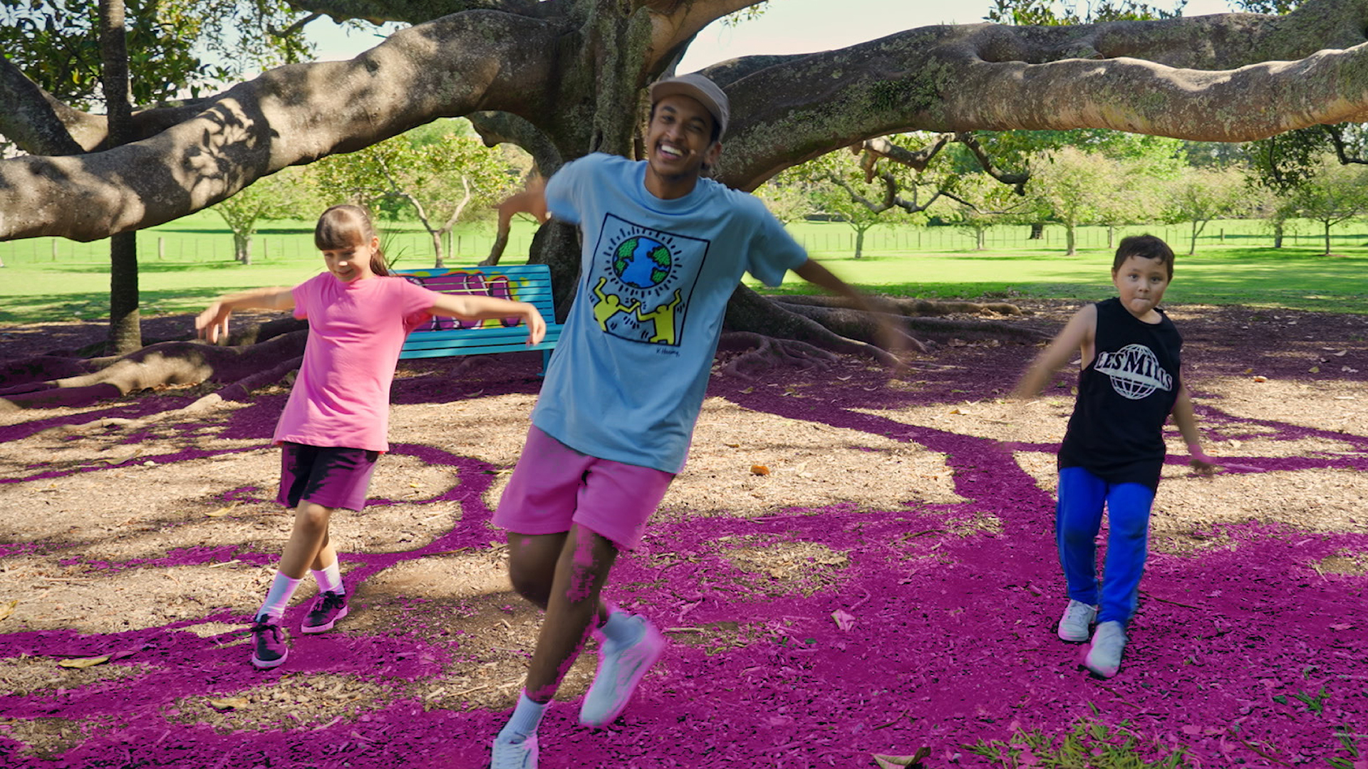 BORN TO MOVE #27 (6-7) Leloo