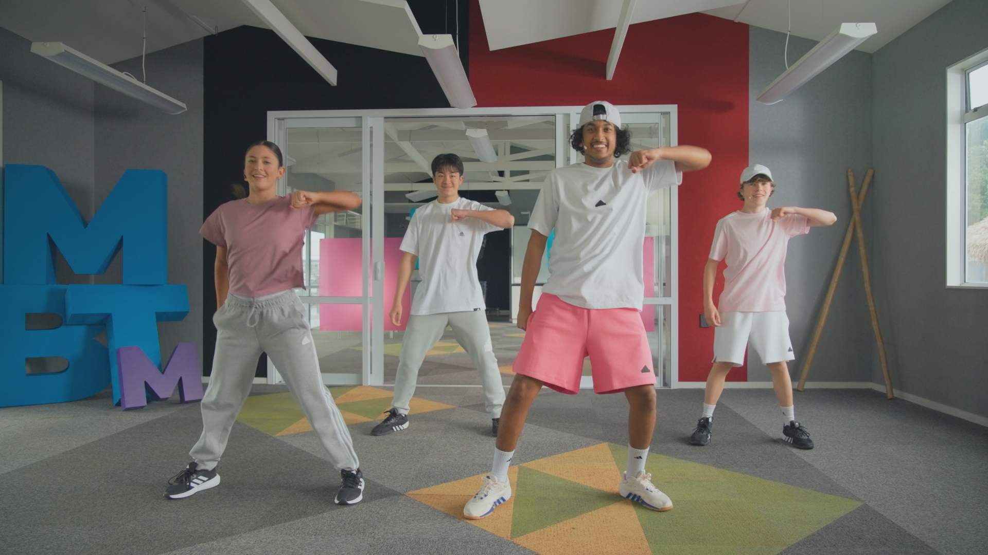 BORN TO MOVE #32 (13-16) Sweet And Sour