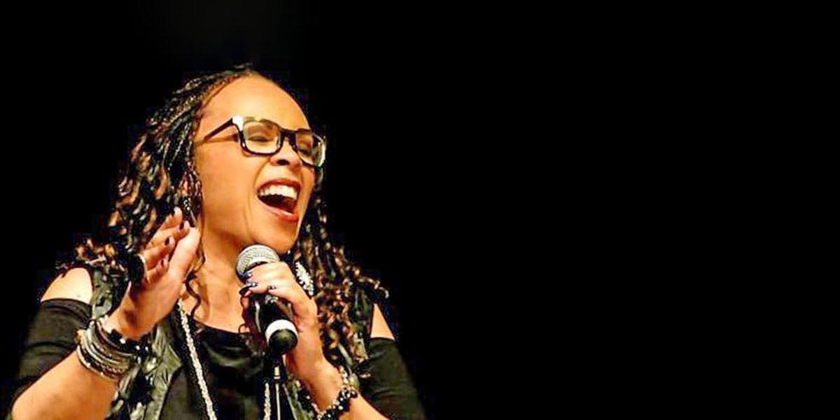 Love and Romance with Denise Pelley