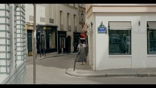 Lost In Paris - Feature