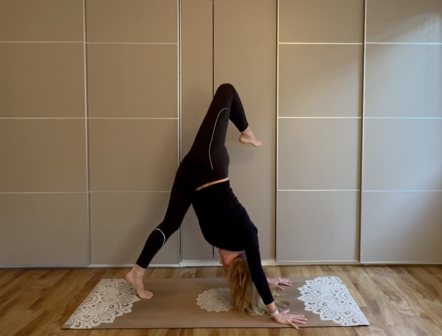 30 Minute YIN/ Deep Stretch #9