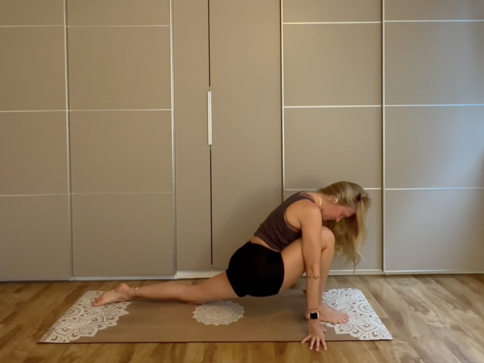 15 Minute Slow Flow/ Easy Stretch #2