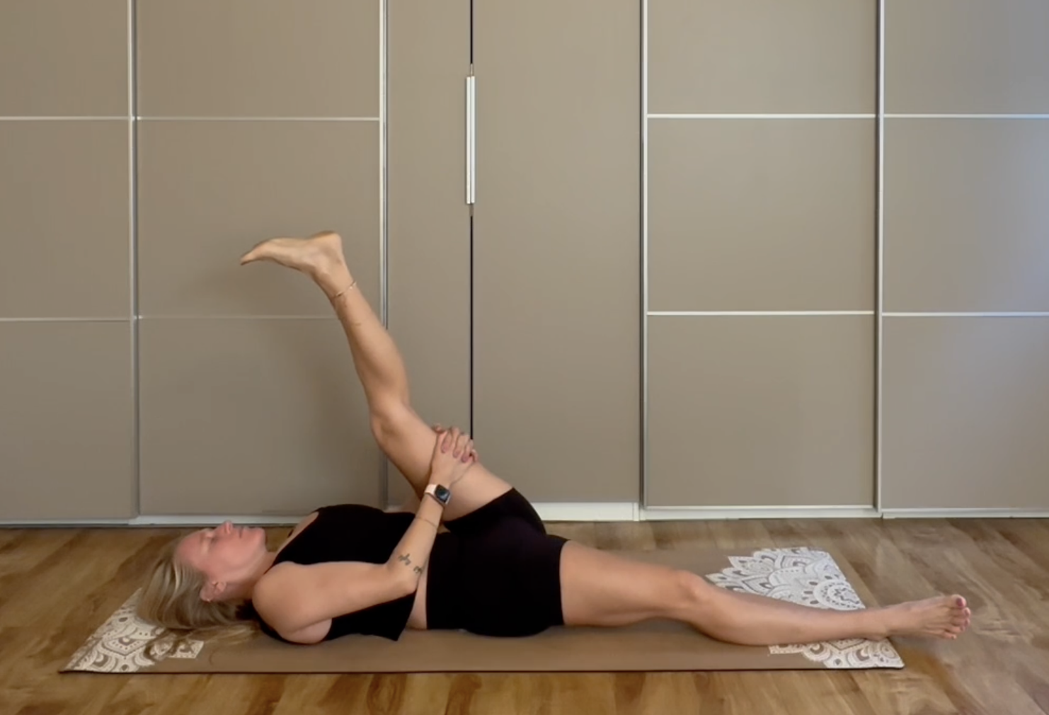 15 Minute Hips and Hammies Stretch 