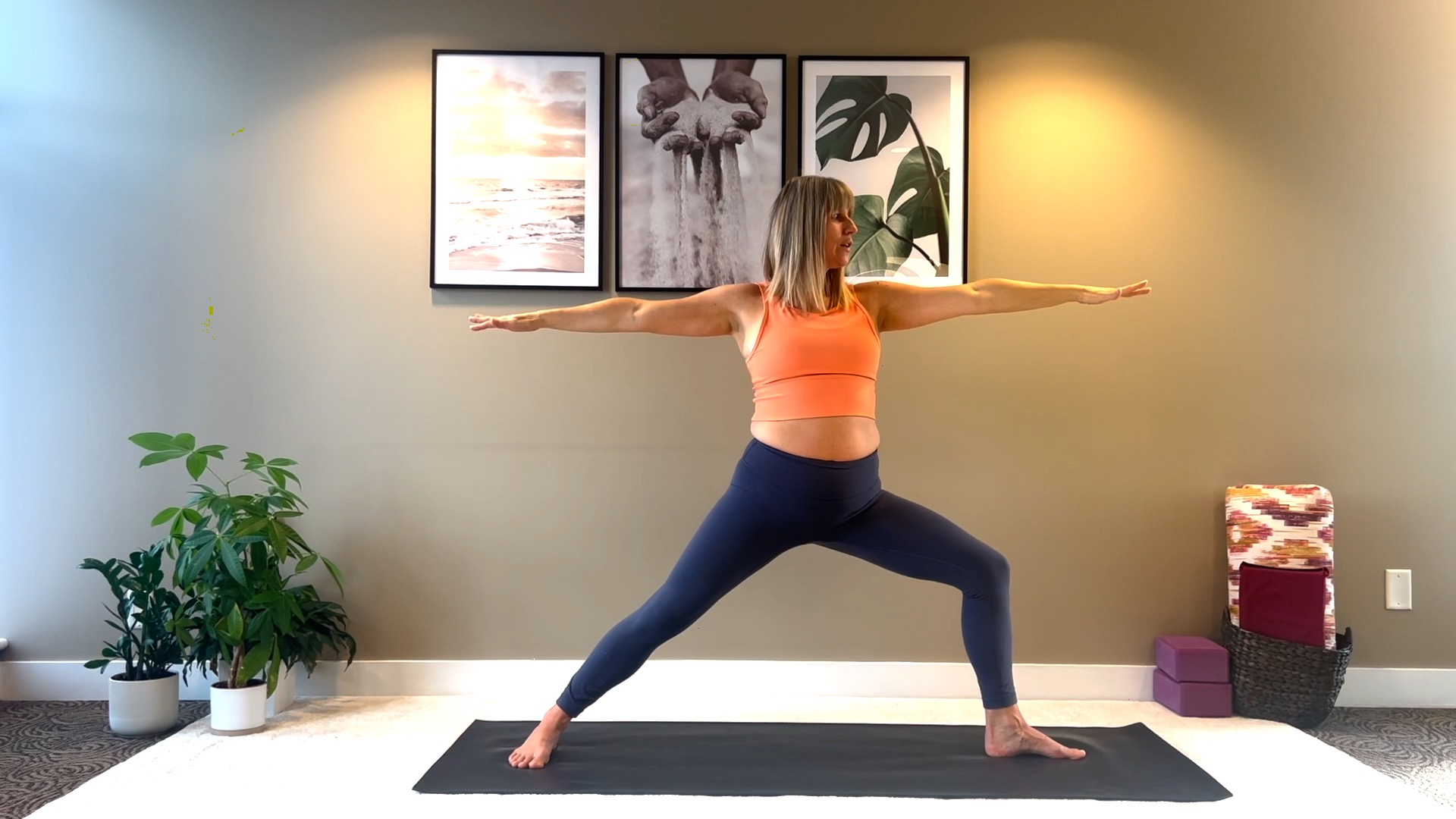 Short Vinyasa Flow - No Planks! (10 min)