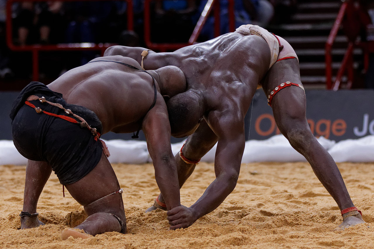 Contenu Française : SPORT Lutte Sénégalaise