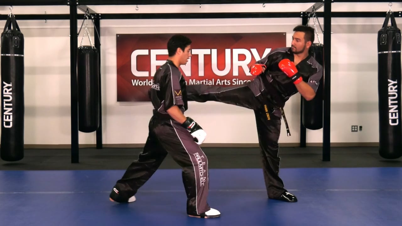 Justin Ortiz - Defense Against a Round Kick for Sparring