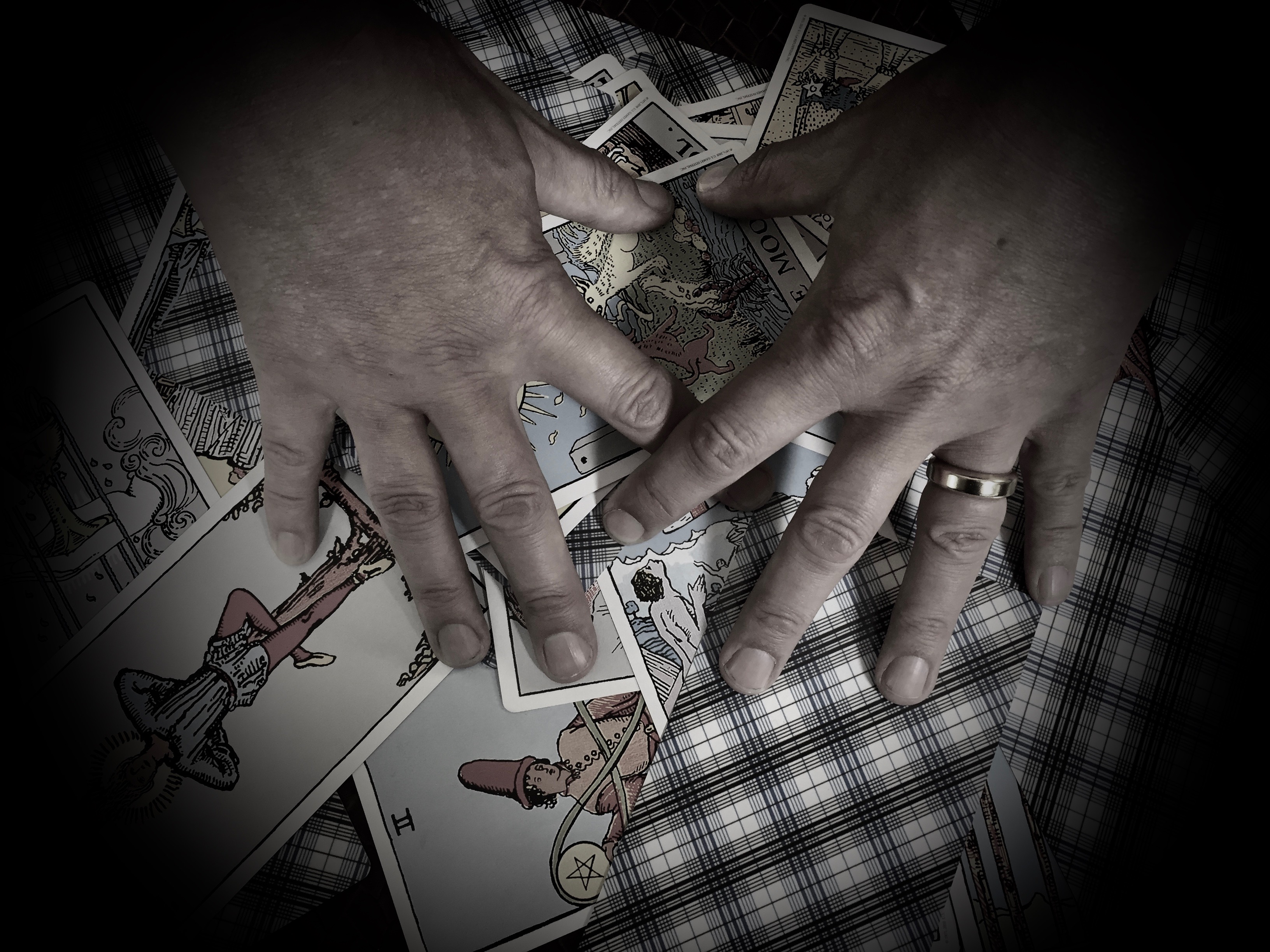 THE MAGNETIZED CARDS - STAGE NUCLEUS