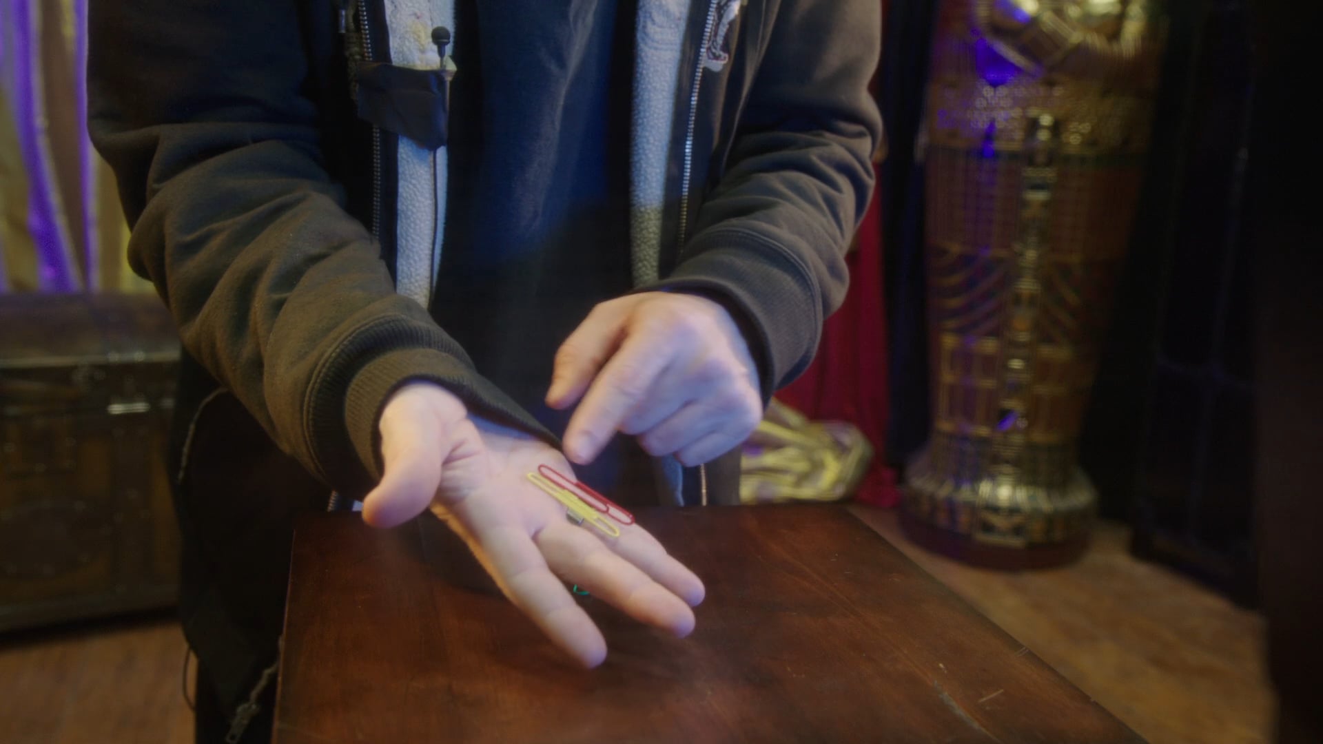 Disappearing Paper Clips 