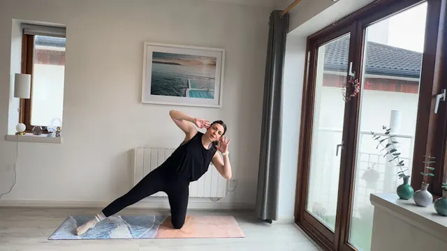 Postnatal Pilates #20 | Glutes & Side...