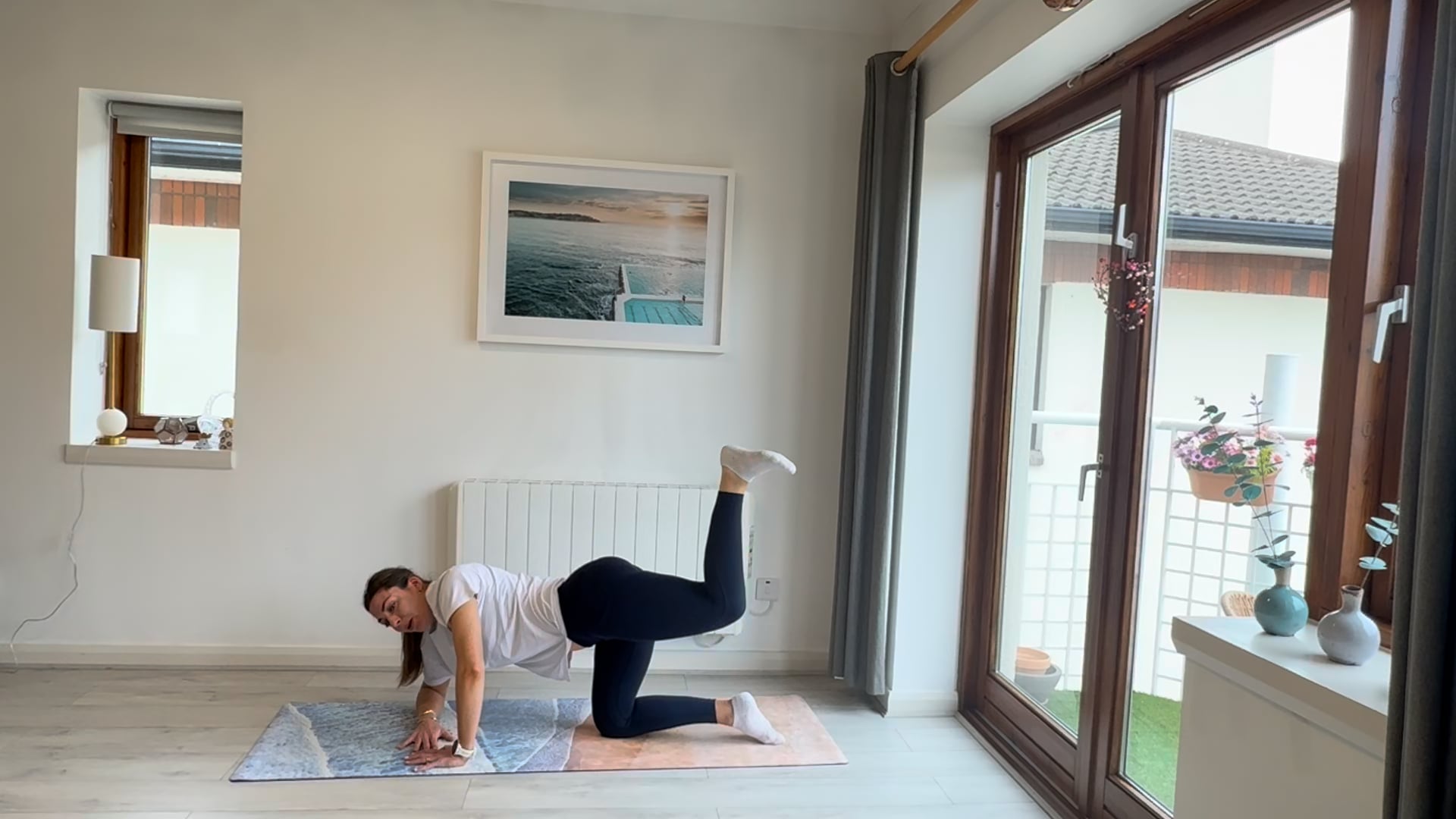 Pregnancy Pilates #37 | 27 minute glute + hip focused flow