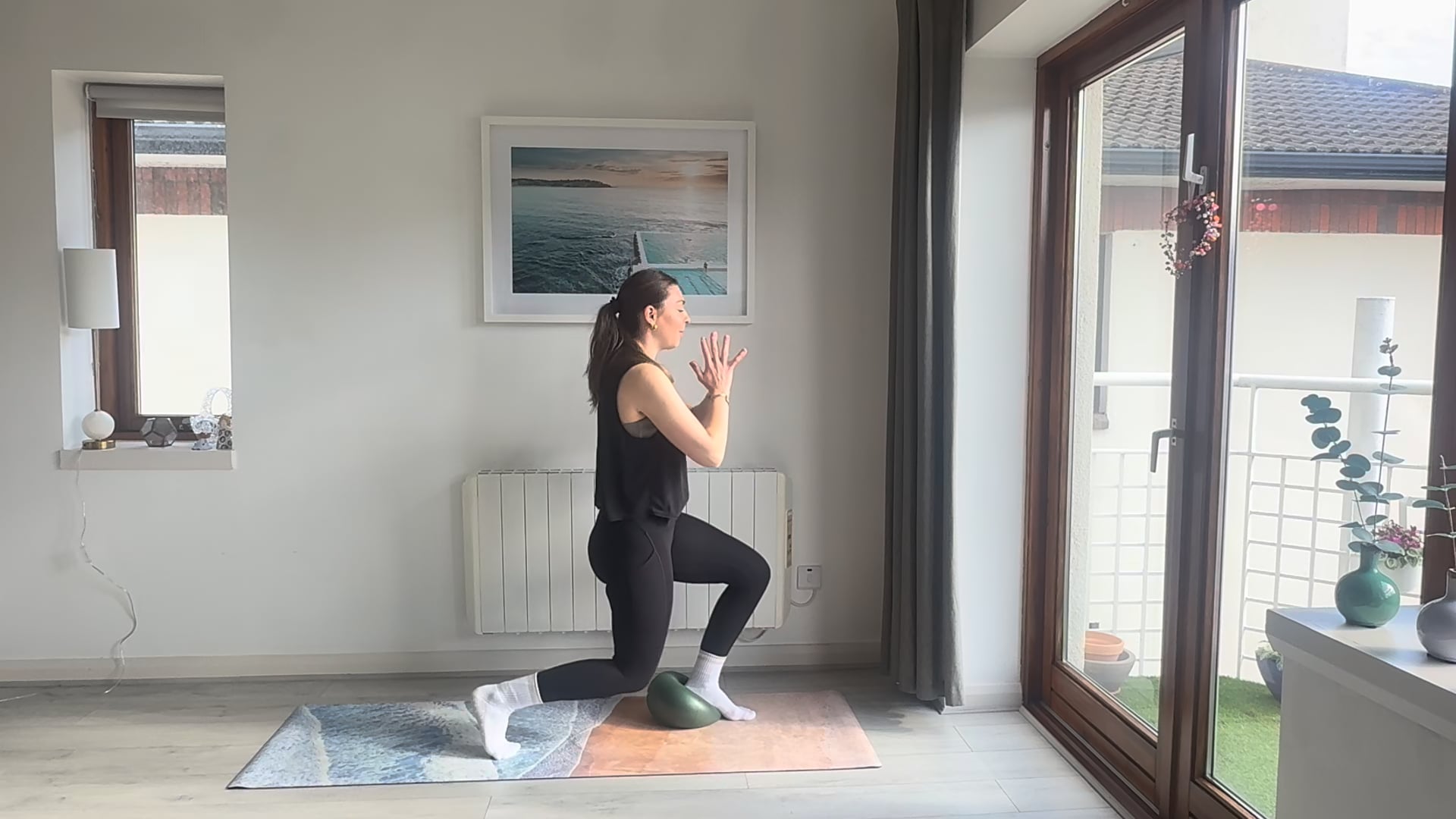Small Equipment Pilates #11 | Stability and core control using the ball