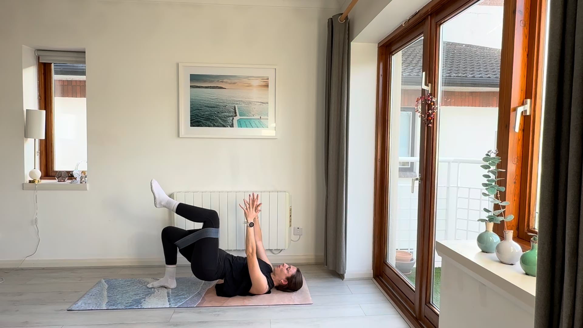 NEW Small Equipment Pilates #25 | Band, Abs & Glutes