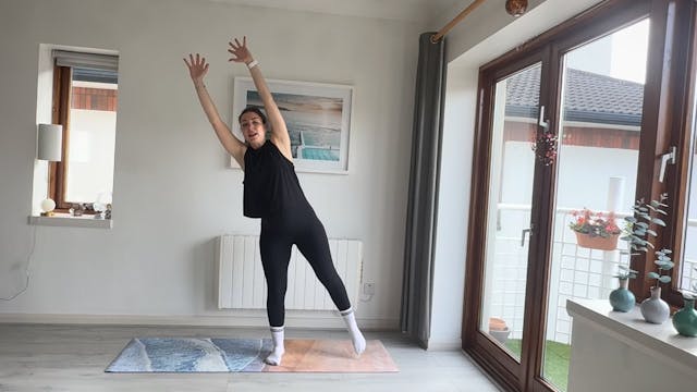 Pregnancy Pilates #61 | 22 minute sta...