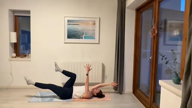 Postnatal Pilates #18 | Core & Glute ...