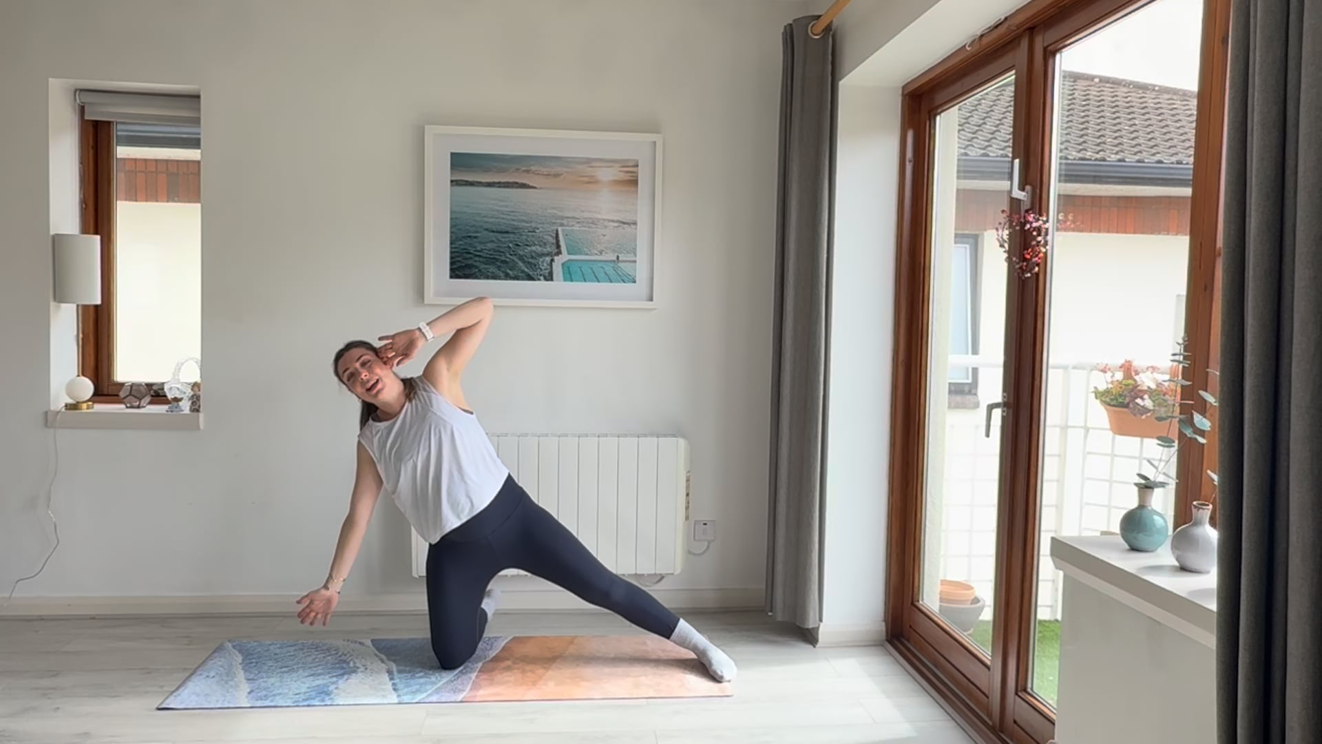 Pregnancy Pilates #65 | 20 minute glutes and obliques flow