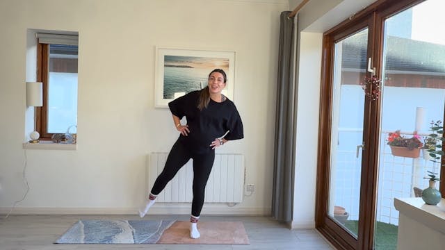 Pregnancy Pilates #74 | 28 minute bal...