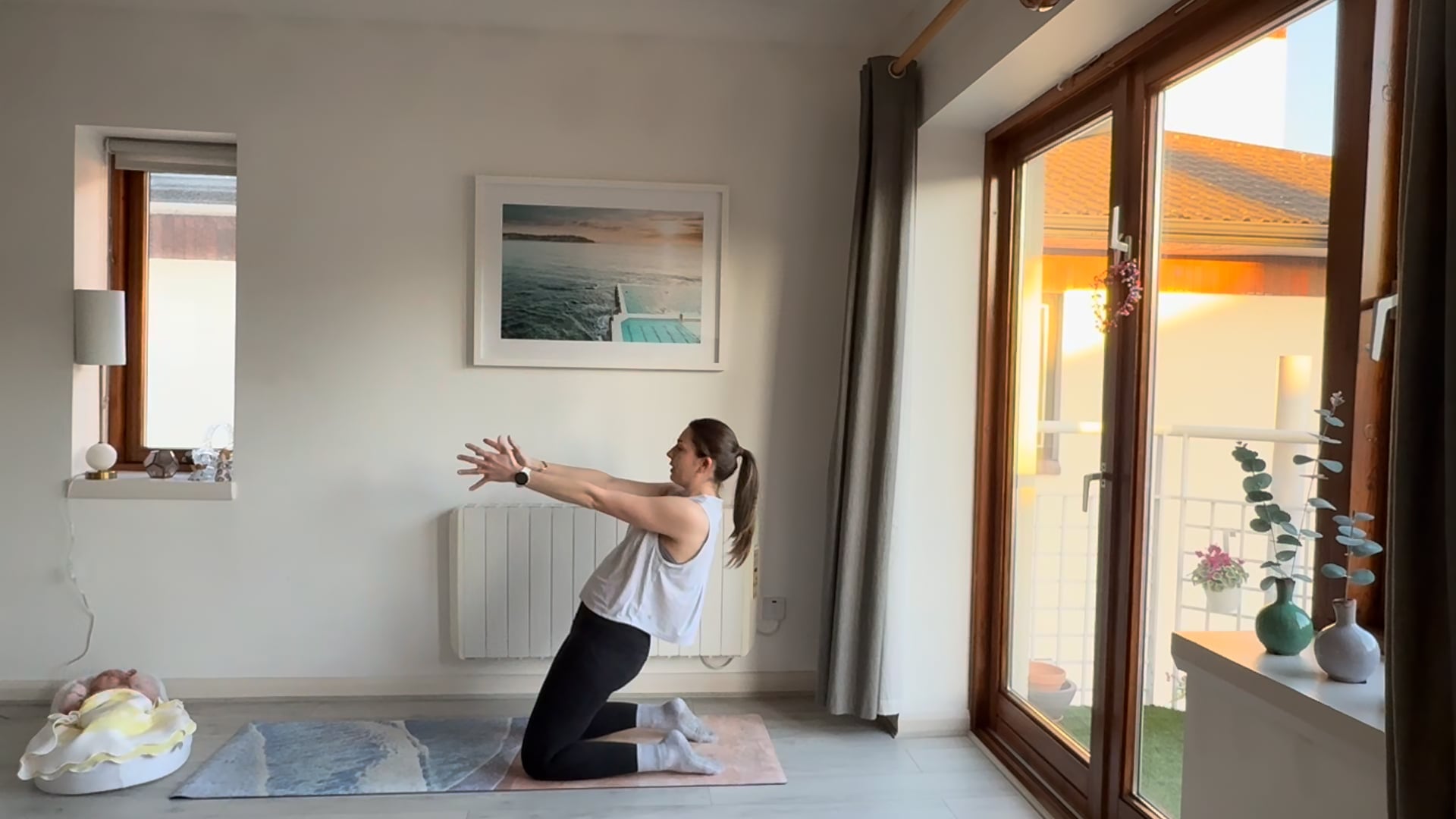 Postnatal Pilates #14 | Chest opening flow and lower body strength