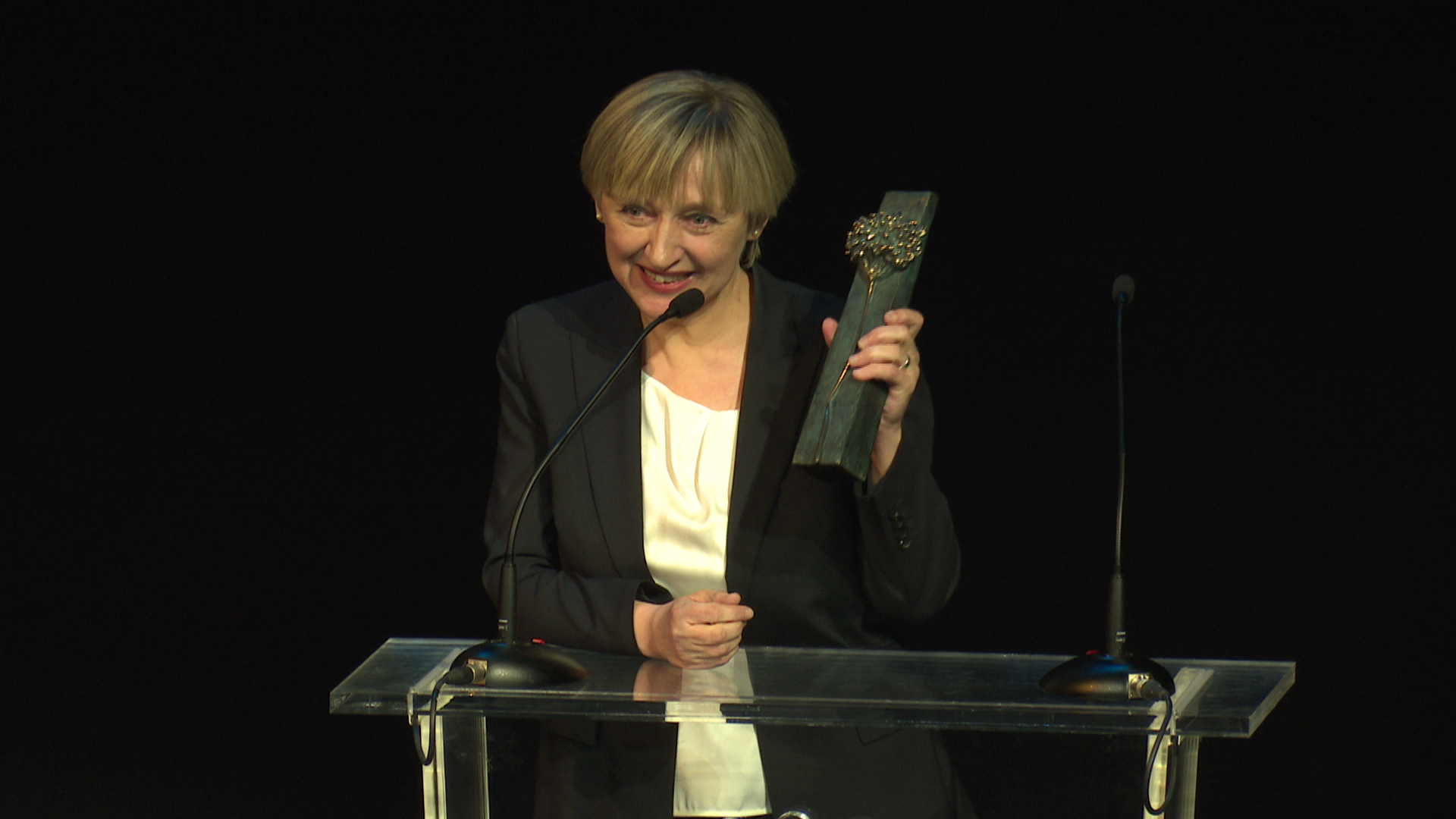 19 Edición - Entrega Premio Ricardo Franco a Teresa Font (2016)