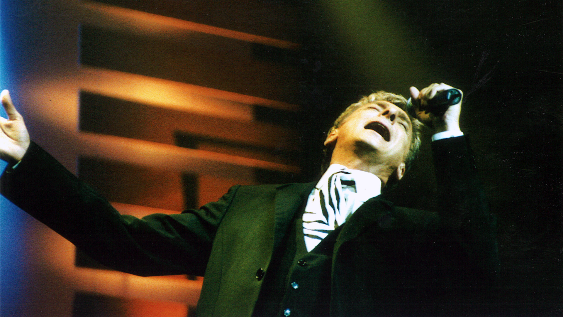 Manilow Live - Sandstone Amphitheatre - Kansas City - September 5, 1999