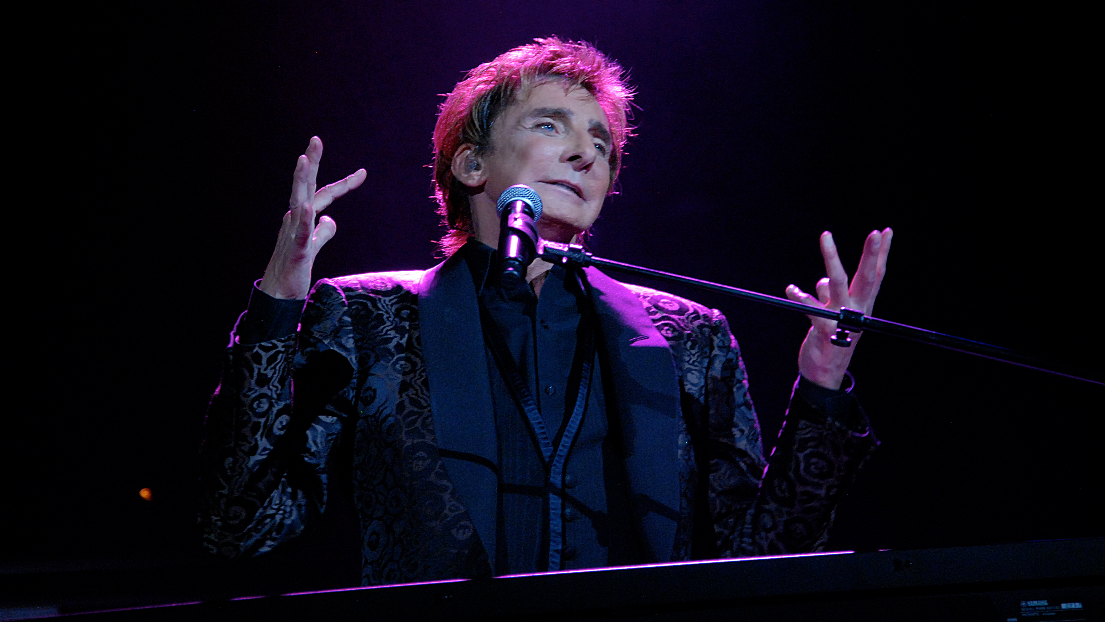 MANILOWTV Video