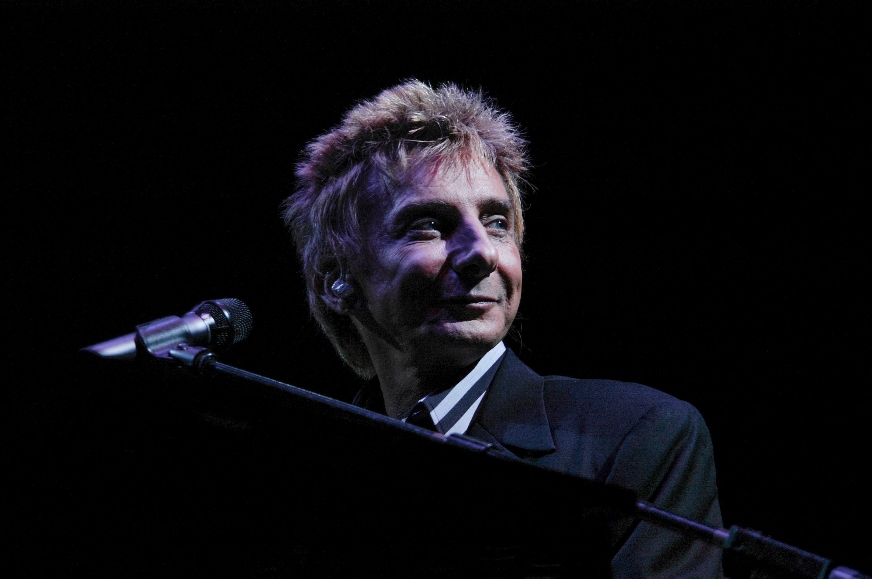 MANILOWTV Video