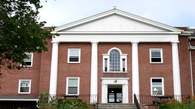 Uma escola centenária recebe ajuda