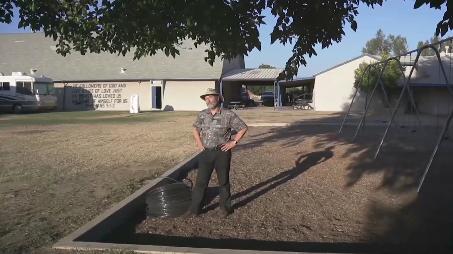 Servindo a Outros: A História da Escola Sierra View
