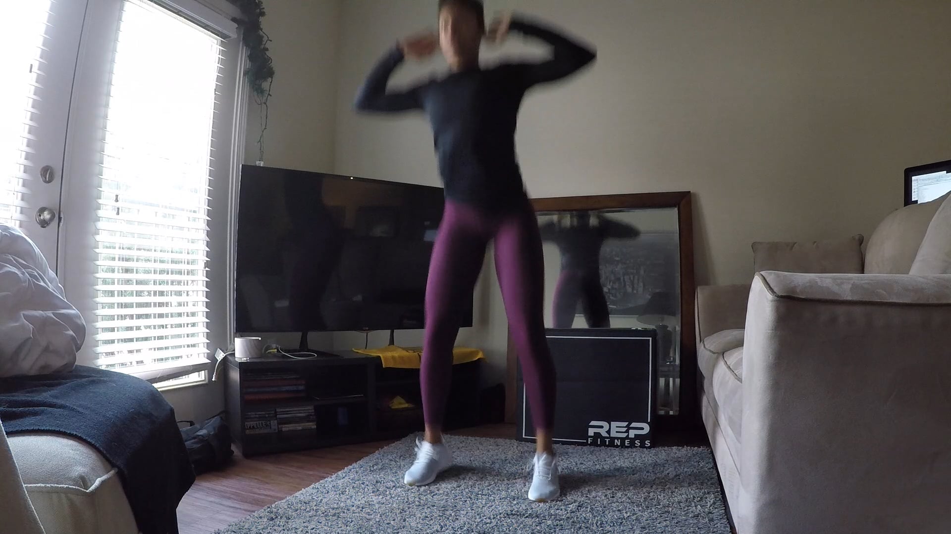 Prisoner Squat Hop