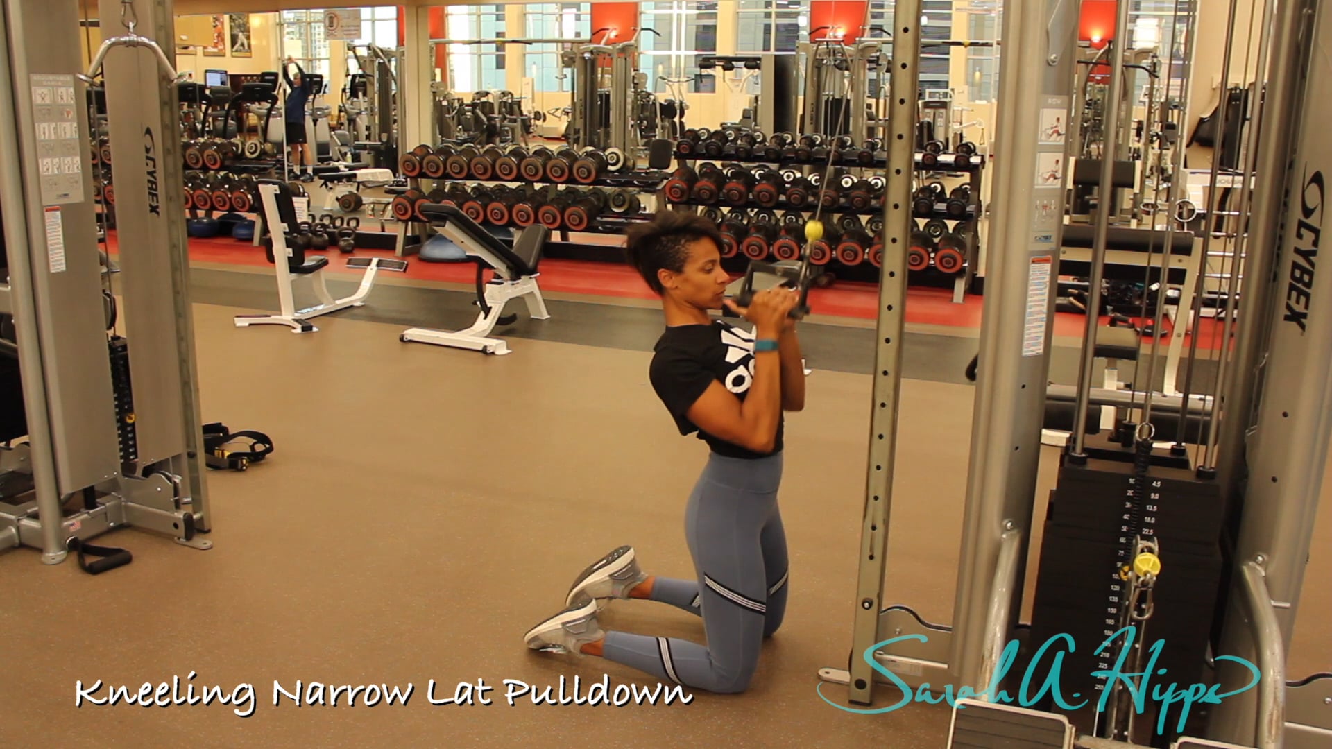 Kneeling Narrow Lat Pulldown