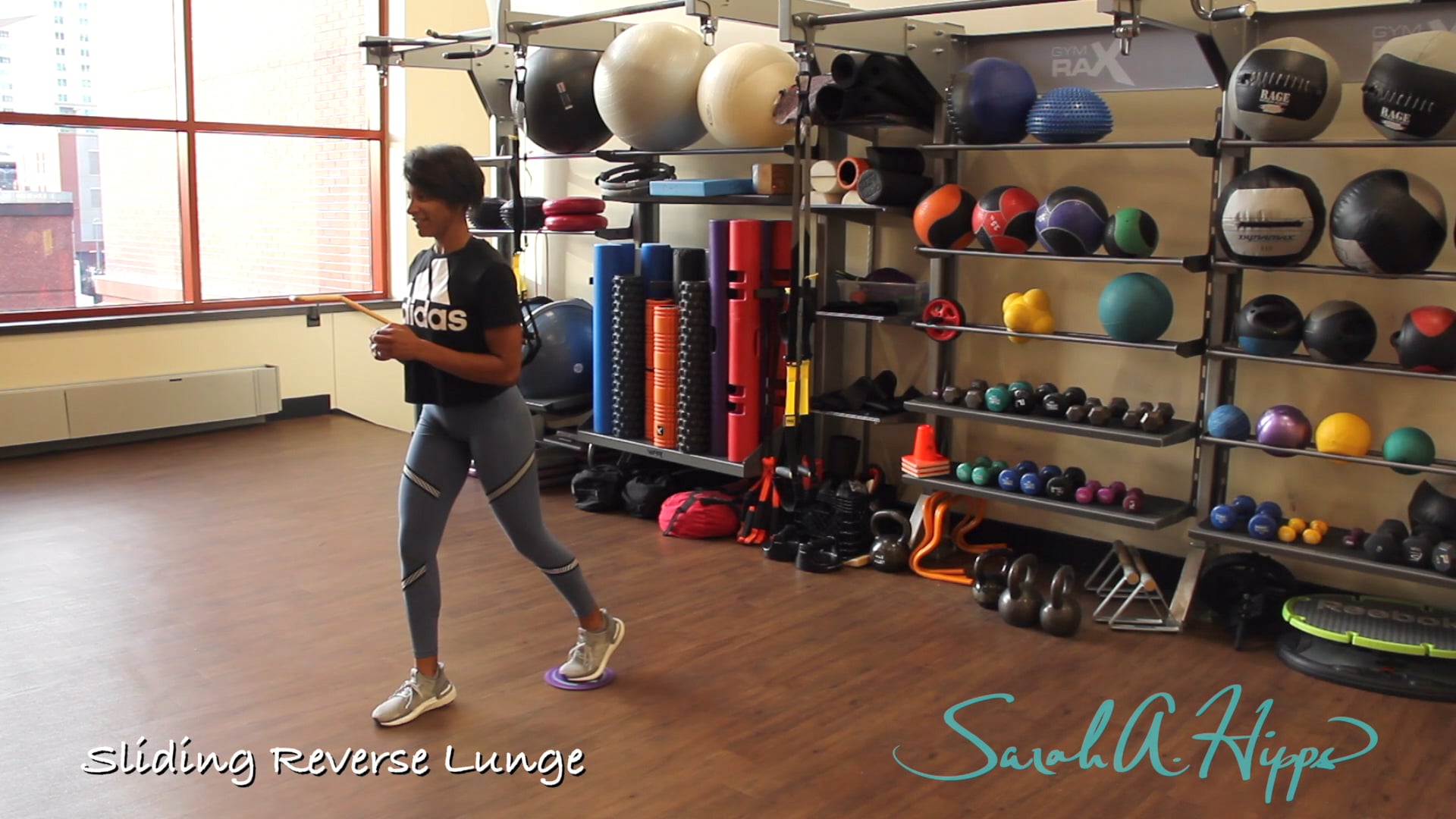 Sliding Reverse Lunge