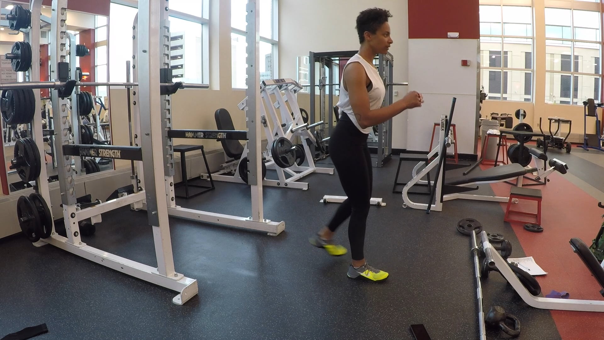 Curtsy Lunge