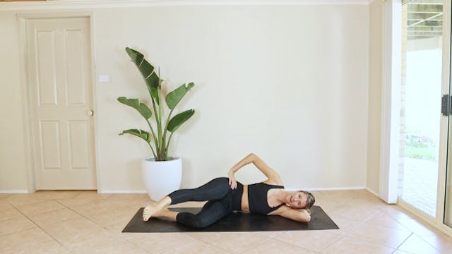 15 Minute Full Body Pilates (Booty Wo...