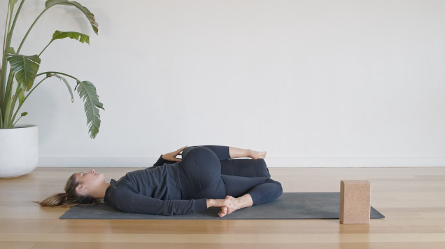 25 Minute Yin for Spine + Hips 