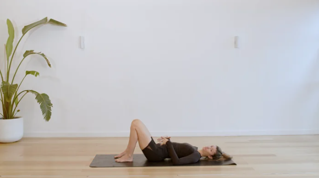 Gentle 14 Minute Postnatal Flow Focusing on the Belly 